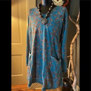 Yak n Yeti sweater tunic pockets blue print